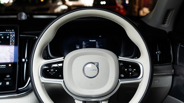 Second-hand 2025 Volvo XC90 B5 AWD Mild hybrid Ultra for sale in New Delhi-15