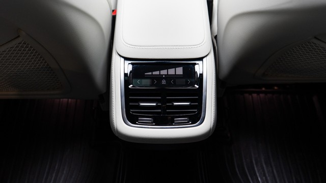 Second-hand 2025 Volvo XC90 B5 AWD Mild hybrid Ultra for sale in New Delhi-16