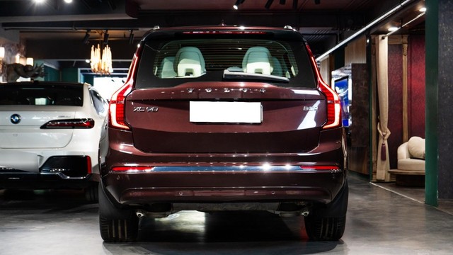 Second-hand 2025 Volvo XC90 B5 AWD Mild hybrid Ultra for sale in New Delhi-2