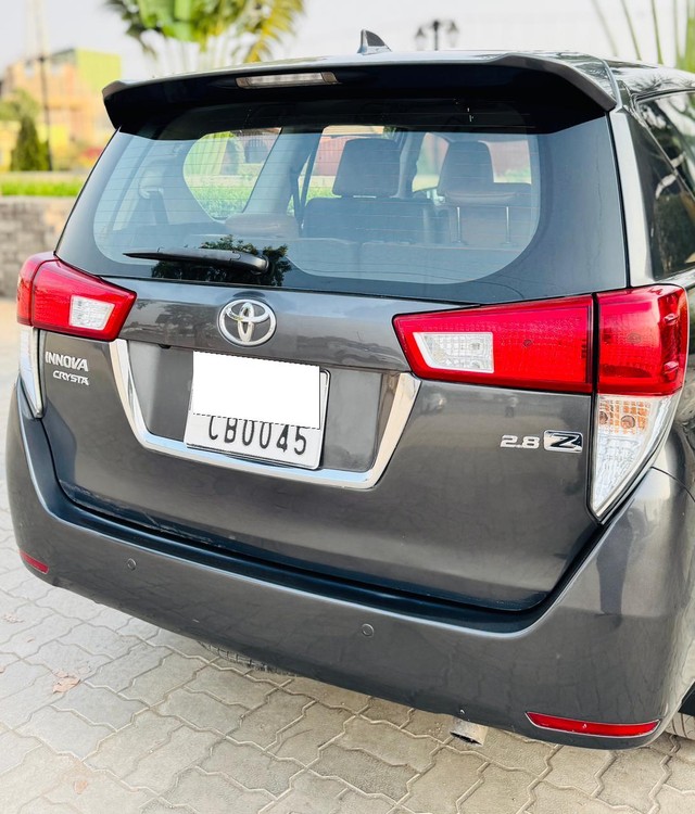 Second-hand 2016 Toyota Innova 2.5 G (Diesel) 7 Seater BS IV for sale in Surat-18