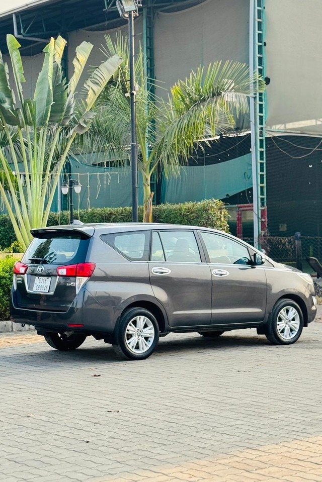 Second-hand 2016 Toyota Innova 2.5 G (Diesel) 7 Seater BS IV for sale in Surat-9