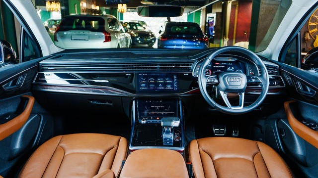 Second-hand 2024 Audi Q7 Bold Edition for sale in New Delhi-14