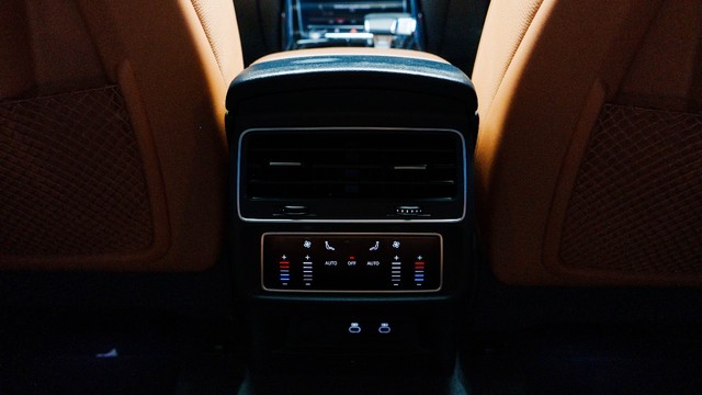 Second-hand 2024 Audi Q7 Bold Edition for sale in New Delhi-16