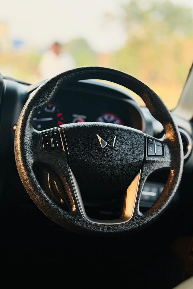 Mahindra Thar LX 4WD Convert Top Diesel AT BSVI Second-hand 2023 Mahindra Thar LX 4WD Convert Top Diesel AT BSVI for sale in Surat-8