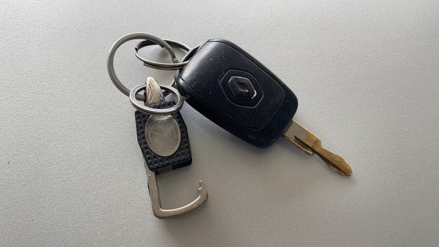 Second-hand 2017 Renault KWID 1.0 RXL for sale in Ahmedabad-9