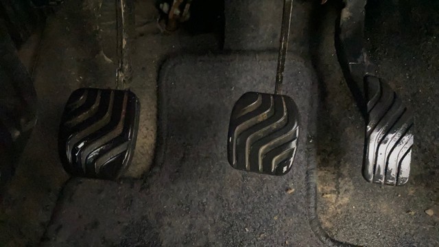 Second-hand 2017 Renault KWID 1.0 RXL for sale in Ahmedabad-24