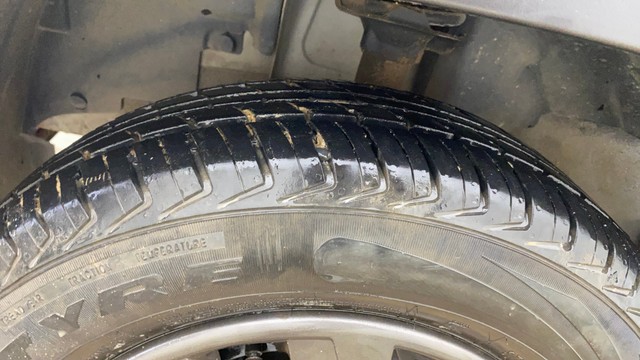 Second-hand 2017 Renault KWID 1.0 RXL for sale in Ahmedabad-4