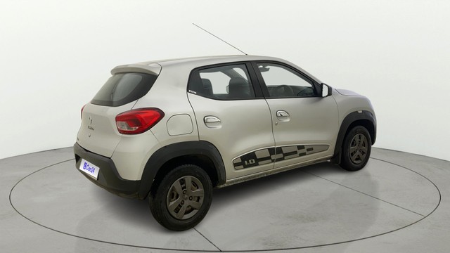 Second-hand 2017 Renault KWID 1.0 RXL for sale in Ahmedabad-13