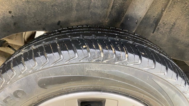 Second-hand 2017 Renault KWID 1.0 RXL for sale in Ahmedabad-10