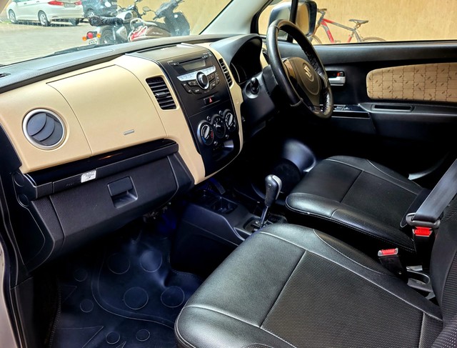 Second-hand 2017 Maruti Suzuki Wagon R AMT VXI for sale in Mumbai-7