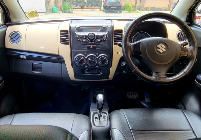 Second-hand 2017 Maruti Suzuki Wagon R AMT VXI for sale in Mumbai-5