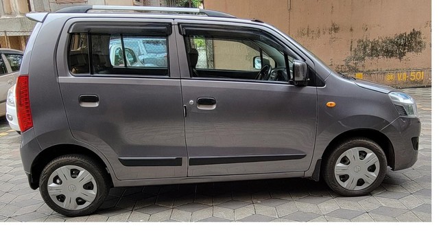 Second-hand 2017 Maruti Suzuki Wagon R AMT VXI for sale in Mumbai-1