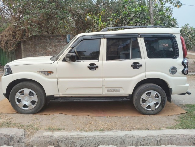 Second-hand 2016 Mahindra Scorpio 1.99 S6 Plus for sale in Darjeeling-3