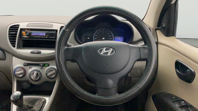 Second-hand 2015 Hyundai i10 Magna 1.1L for sale in Lucknow-12