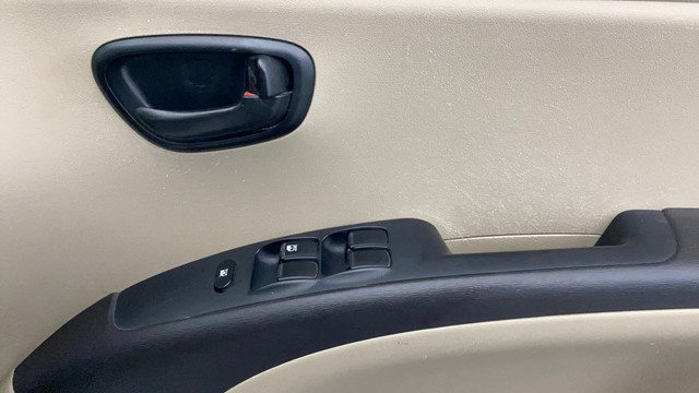 Second-hand 2015 Hyundai i10 Magna 1.1L for sale in Lucknow-17