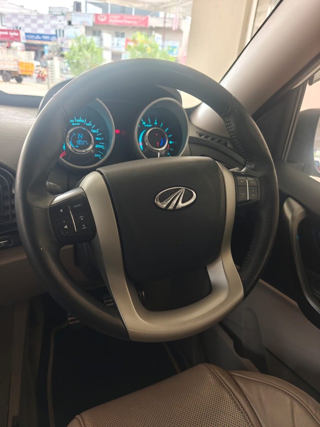 Second-hand 2017 Mahindra XUV500 R W10 FWD for sale in Coimbatore-12