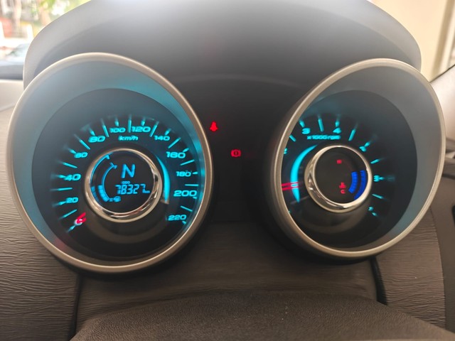 Second-hand 2017 Mahindra XUV500 R W10 FWD for sale in Coimbatore-8