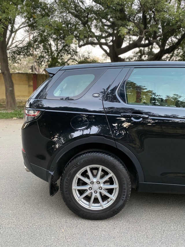 Second-hand 2016 Land Rover Discovery Sport TD4 HSE 7S for sale in New Delhi-7