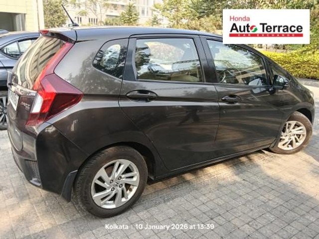 Second-hand 2015 Honda Jazz 1.2 V i VTEC for sale in Kolkata-3