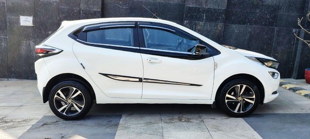 Tata Altroz XZ Second-hand 2023 Tata Altroz XZ for sale in New Delhi-1