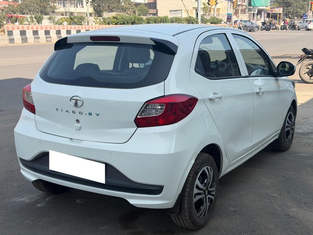 Second-hand 2023 Tata Tiago EV XT LR for sale in Jaipur-5