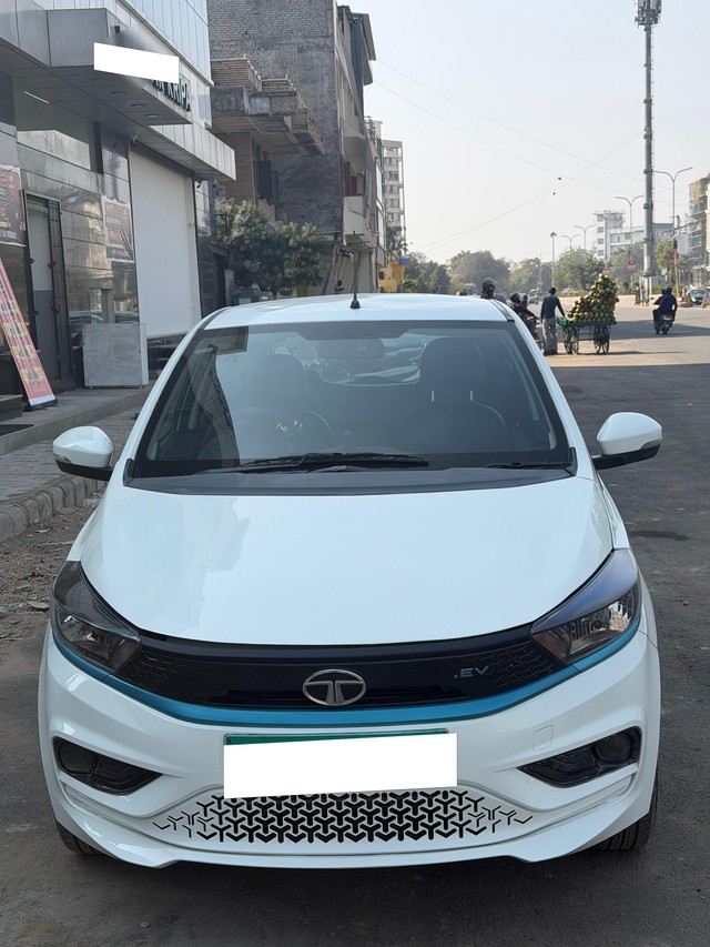 Second-hand 2023 Tata Tiago EV XT LR for sale in Jaipur-3