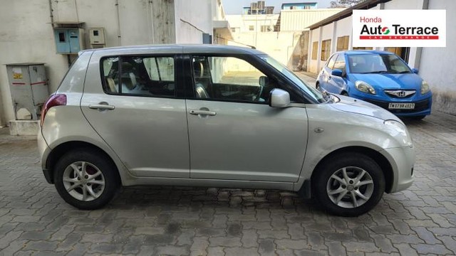 Second-hand 2006 Maruti Suzuki Swift VXI for sale in Coimbatore-2