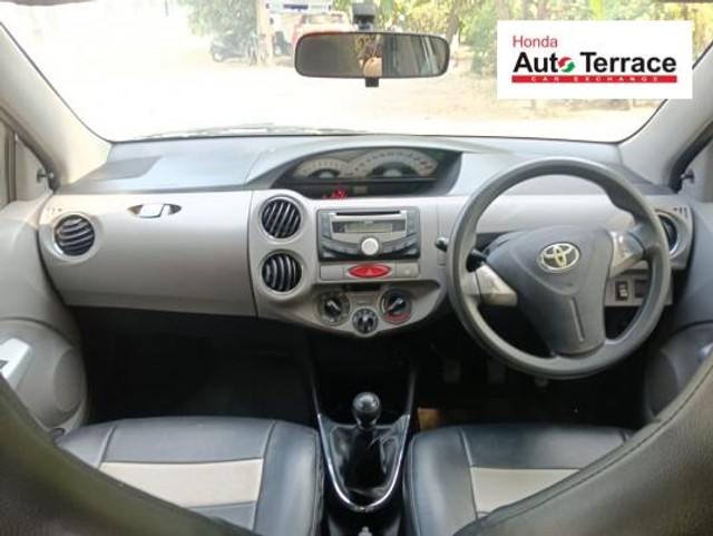 Second-hand 2011 Toyota Etios V for sale in Coimbatore-4