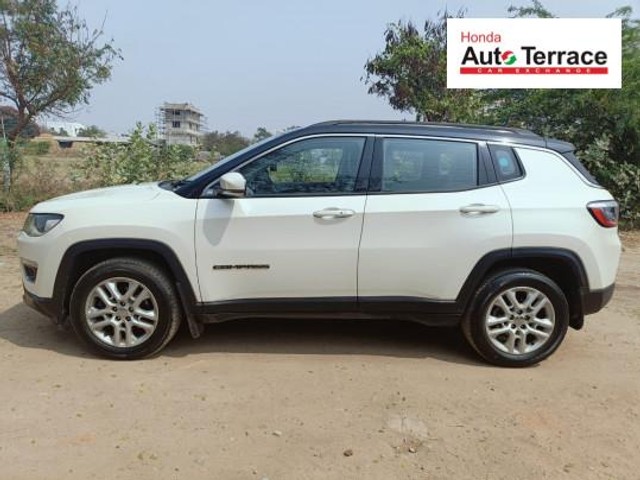 Jeep Compass 2.0 Limited Option 4X4 Second-hand 2017 Jeep Compass 2.0 Limited Option 4X4 for sale in Tiruchirappalli-6