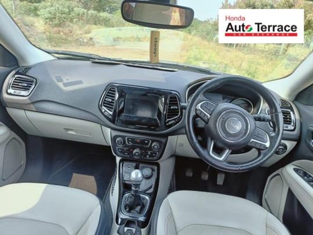 Jeep Compass 2.0 Limited Option 4X4 Second-hand 2017 Jeep Compass 2.0 Limited Option 4X4 for sale in Tiruchirappalli-9