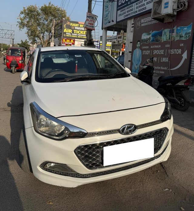 Second-hand 2015 Hyundai i20 Sportz Option 1.2 for sale in Sirsa-2