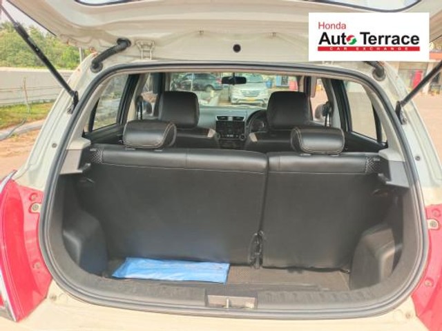 Maruti Suzuki Swift VXI Optional Second-hand 2017 Maruti Suzuki Swift VXI Optional for sale in Pondicherry-8