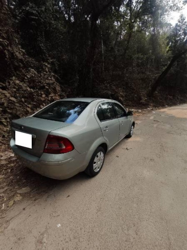 Second-hand 2013 Ford Fiesta Diesel Style for sale in Kamrup-2