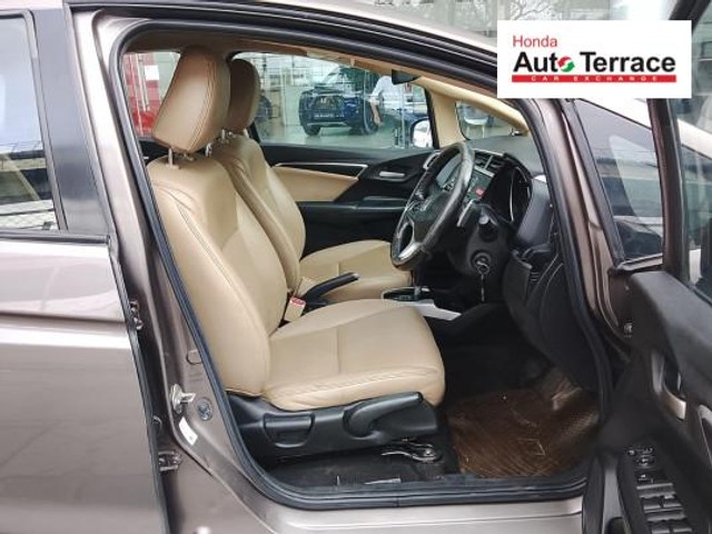 Second-hand 2015 Honda Jazz V CVT for sale in Chennai-15