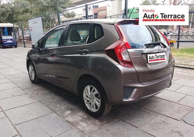 Second-hand 2015 Honda Jazz V CVT for sale in Chennai-4