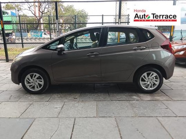 Second-hand 2015 Honda Jazz V CVT for sale in Chennai-5
