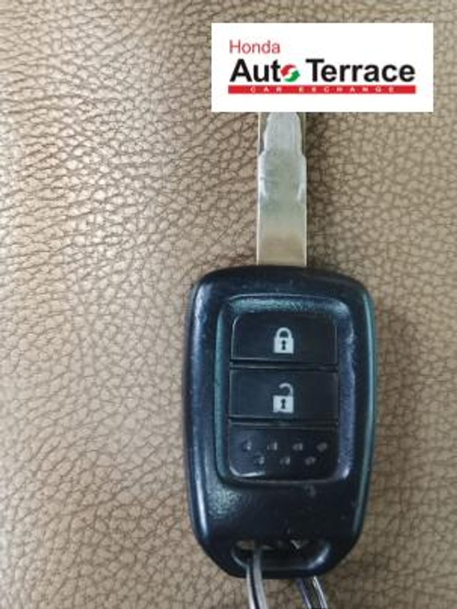 Second-hand 2015 Honda Jazz V CVT for sale in Chennai-9