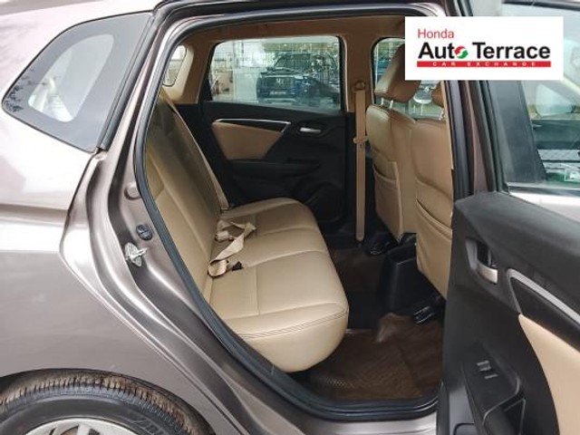 Second-hand 2015 Honda Jazz V CVT for sale in Chennai-12