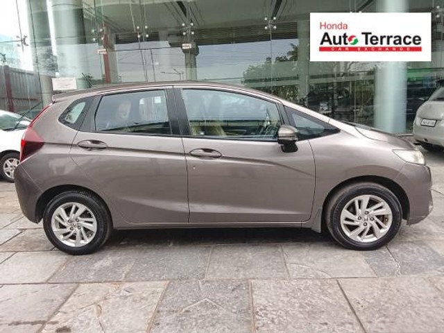 Second-hand 2015 Honda Jazz V CVT for sale in Chennai-1