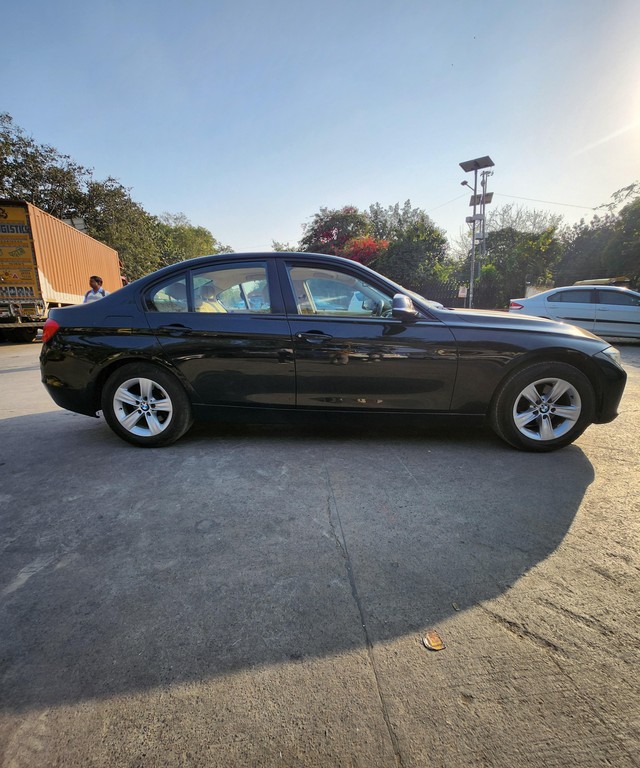 Second-hand 2016 BMW 3 Series 320d for sale in New Delhi-5
