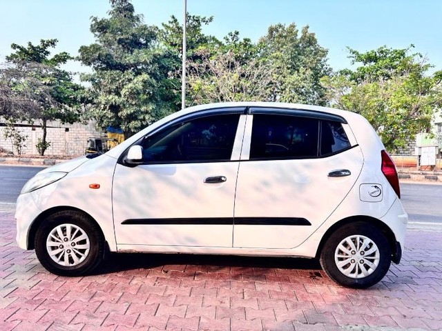 Second-hand 2014 Hyundai i10 Sportz 1.1L LPG for sale in Shimoga-4