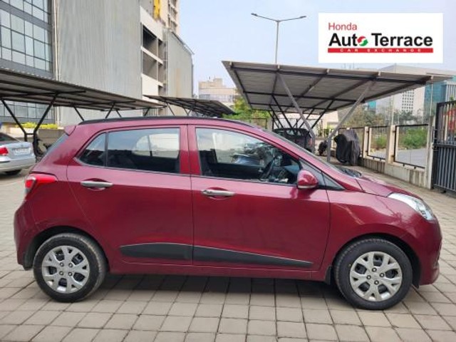 Second-hand 2015 Hyundai Grand i10 1.2 CRDi Sportz for sale in Jamshedpur-2