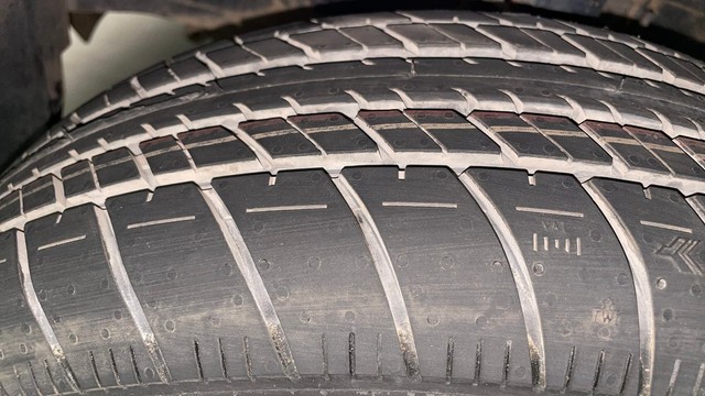 Second-hand 2013 Honda Brio V MT for sale in Mysore-27