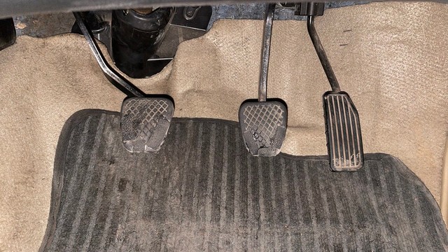 Second-hand 2013 Honda Brio V MT for sale in Mysore-14