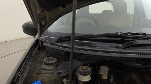 Second-hand 2013 Honda Brio V MT for sale in Mysore-30