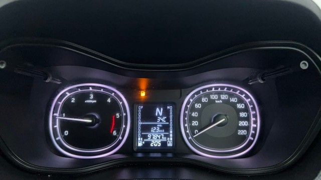 Second-hand 2018 Maruti Suzuki Vitara Brezza ZDi Plus Dual Tone for sale in Ahmedabad-13