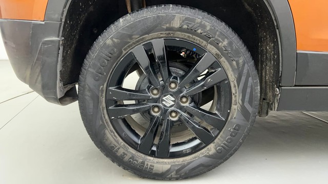 Second-hand 2018 Maruti Suzuki Vitara Brezza ZDi Plus Dual Tone for sale in Ahmedabad-18