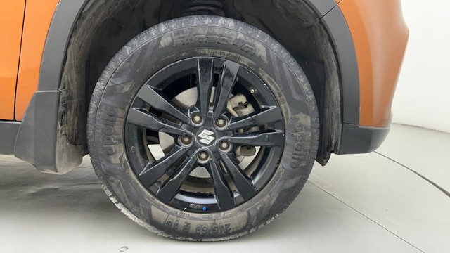 Second-hand 2018 Maruti Suzuki Vitara Brezza ZDi Plus Dual Tone for sale in Ahmedabad-17