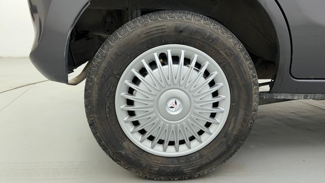 Second-hand 2015 Maruti Suzuki Alto 800 LXi for sale in Ahmedabad-18