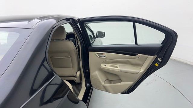 Second-hand 2015 Maruti Suzuki Ciaz AT ZXi for sale in Ghaziabad-27